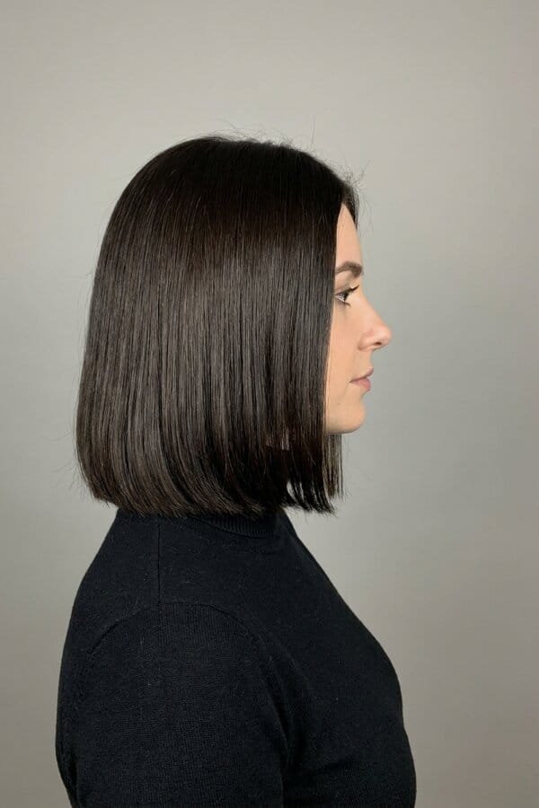 25 Trendy Shoulder Length Hairstyles to Try 4 Blunt Shoulder Cut