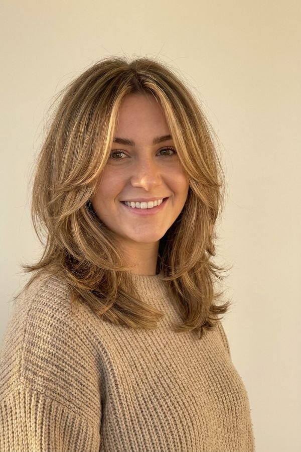 30 Trendy Medium Length Hairstyles You'll Love 3 Butterfly Layered Cut