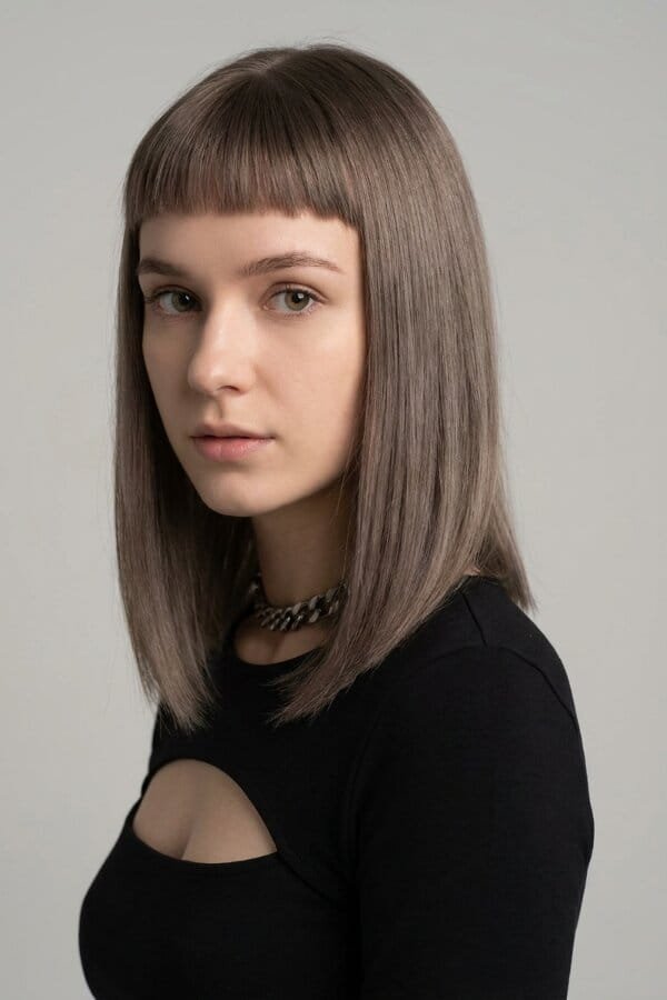 25 Trendy Shoulder Length Hairstyles to Try 16 Micro Fringe Lob