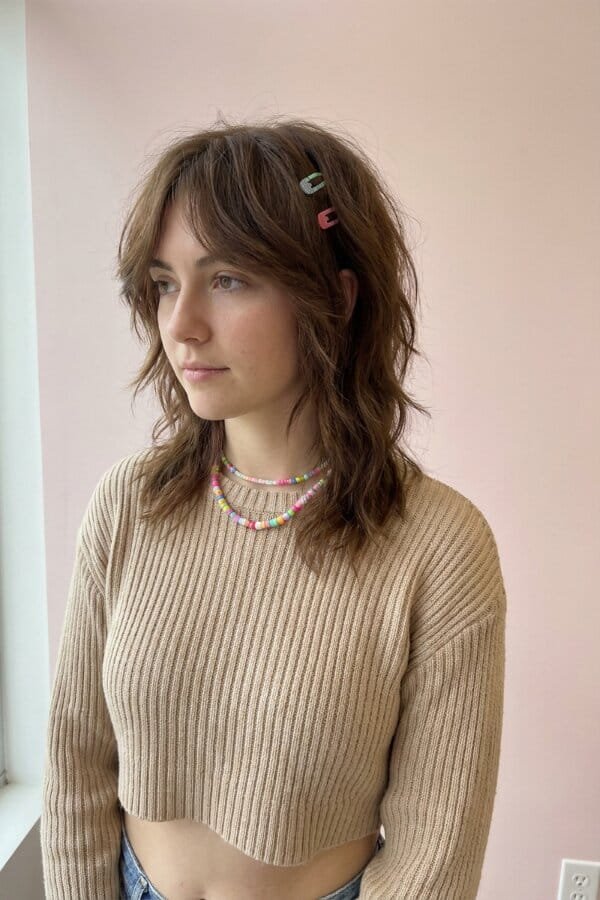 25 Trendy Shoulder Length Hairstyles to Try 7 Textured Shoulder Shag